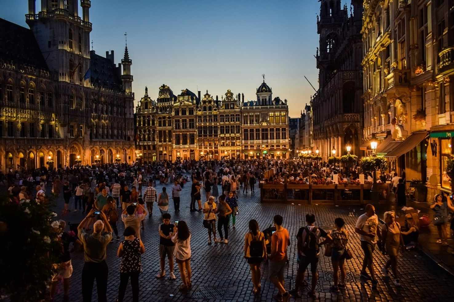 Large grand place