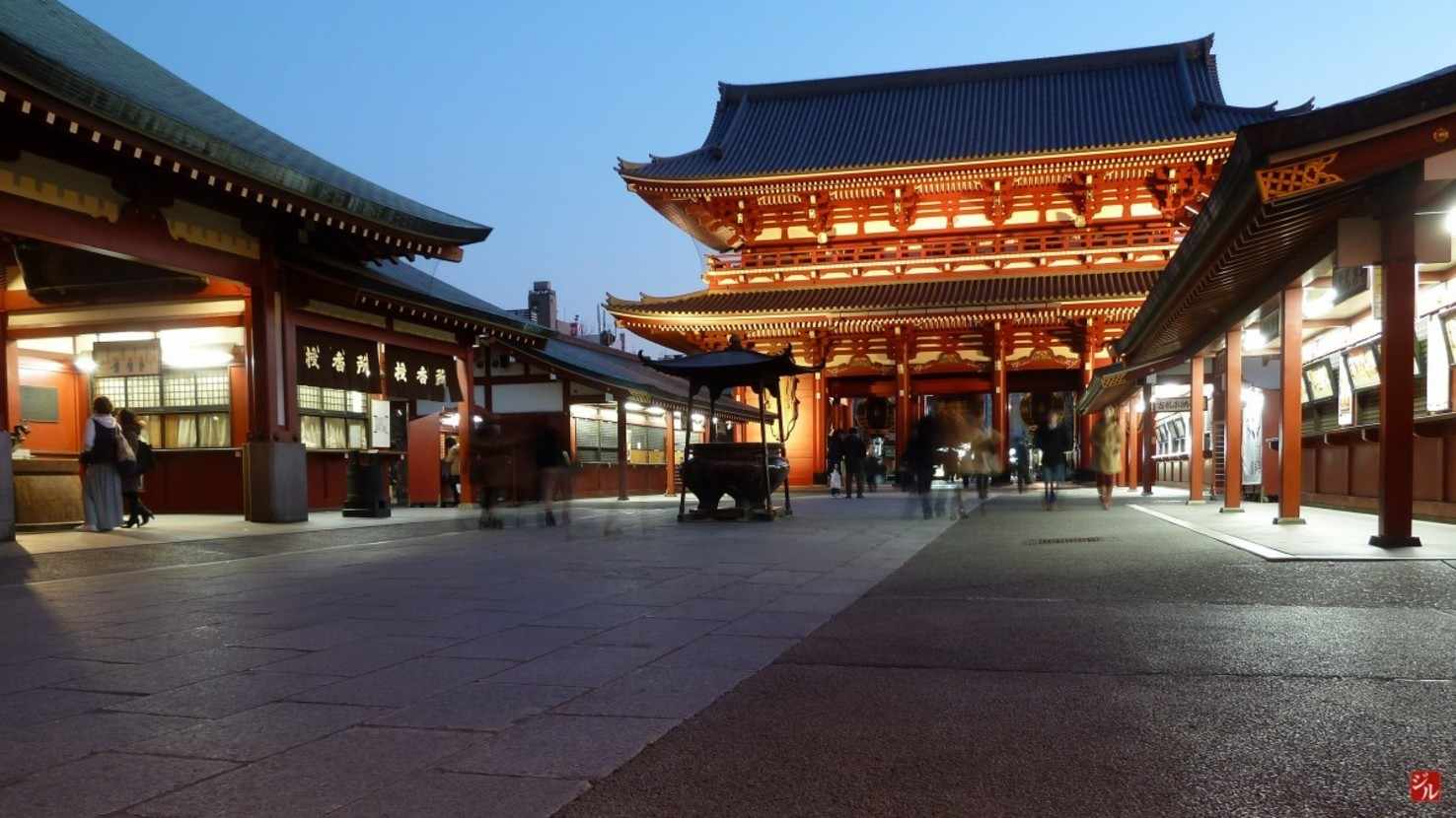 Large temple tokyo asakusa sens ji