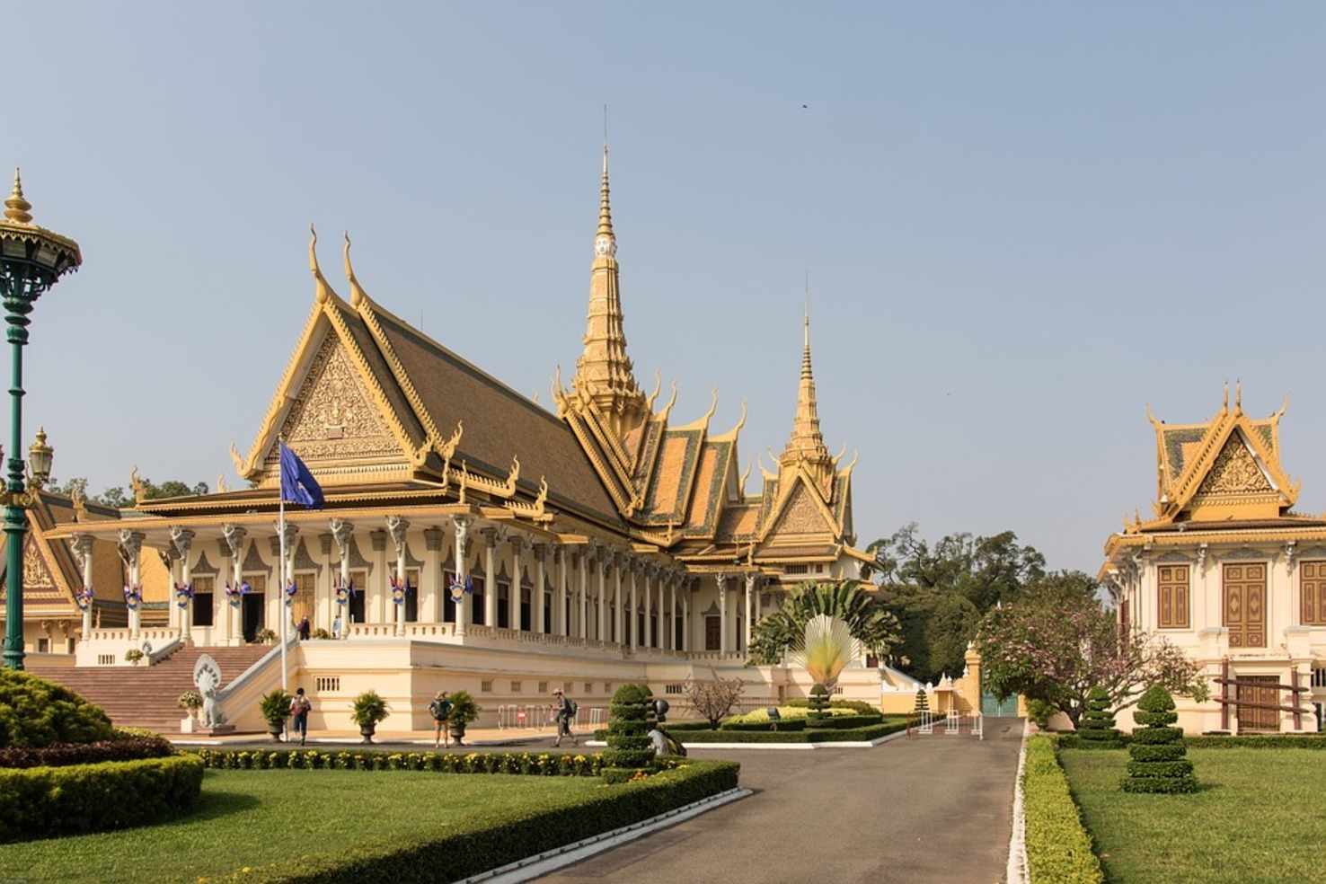 Large phnom penh