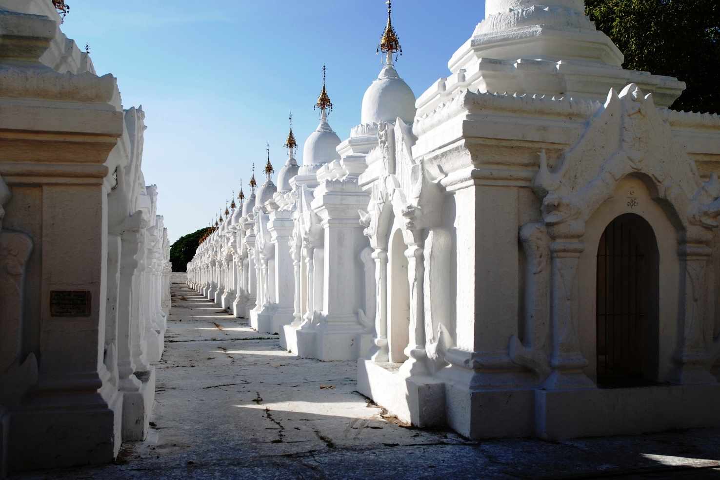 Large kuthodaw pagoda