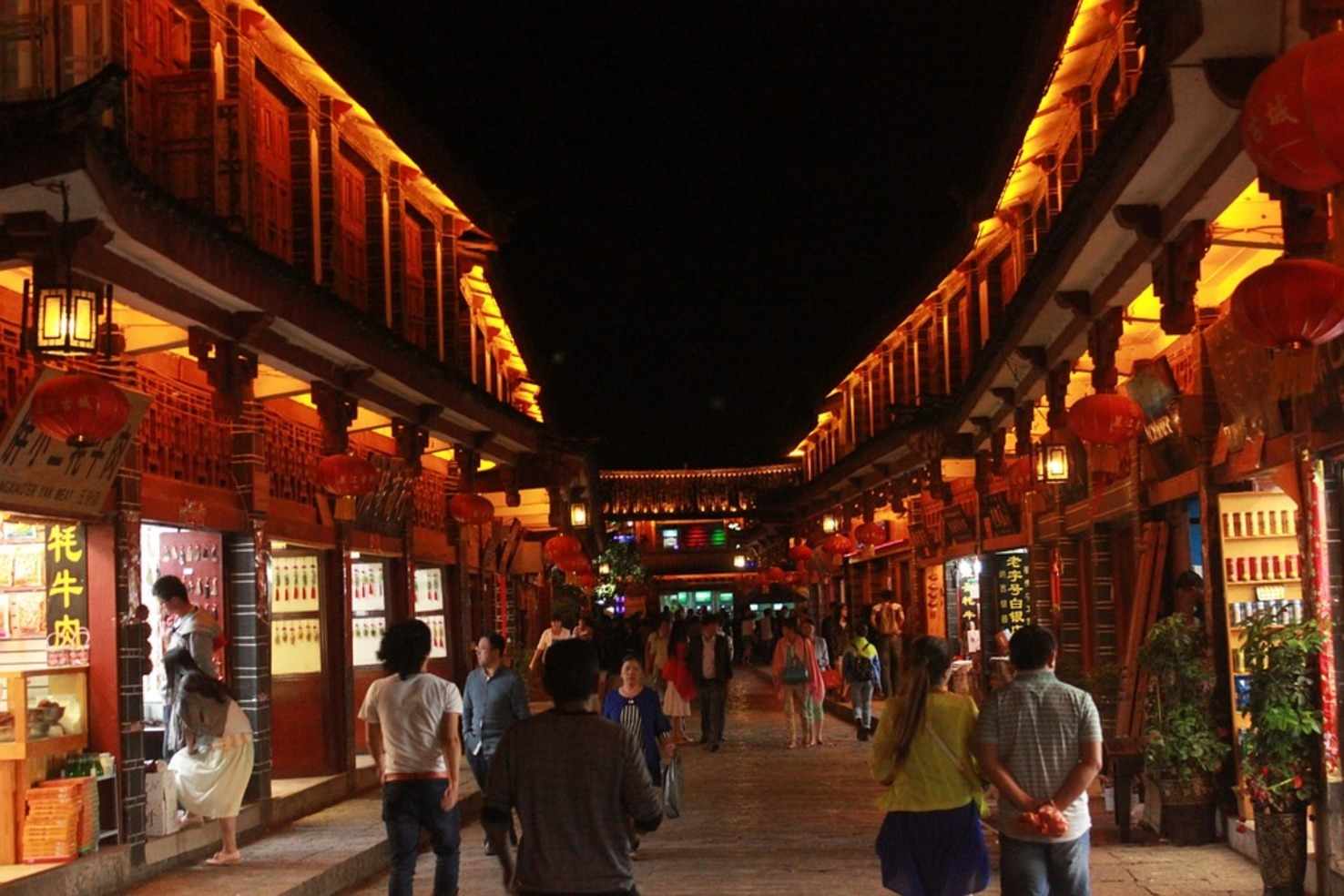 Large lijiang night view street
