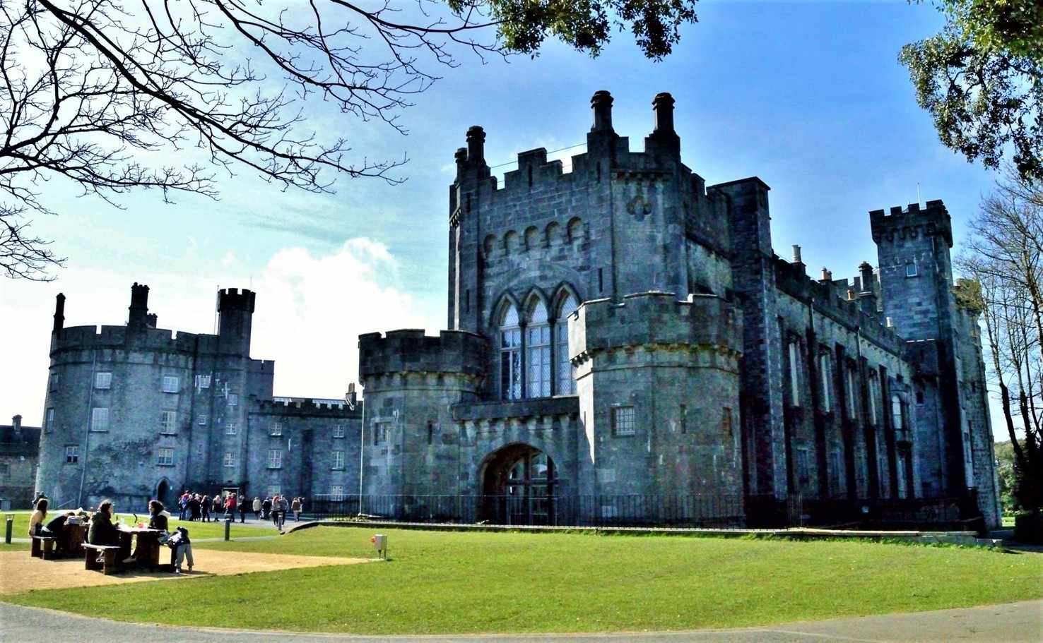 Large kilkenny castle kilkenny city ireland