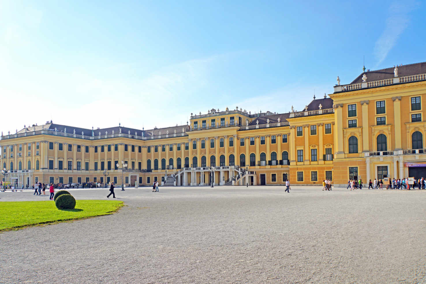 Large schonbrunn palace